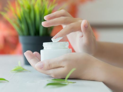 Perfumería, cosmética y esencias